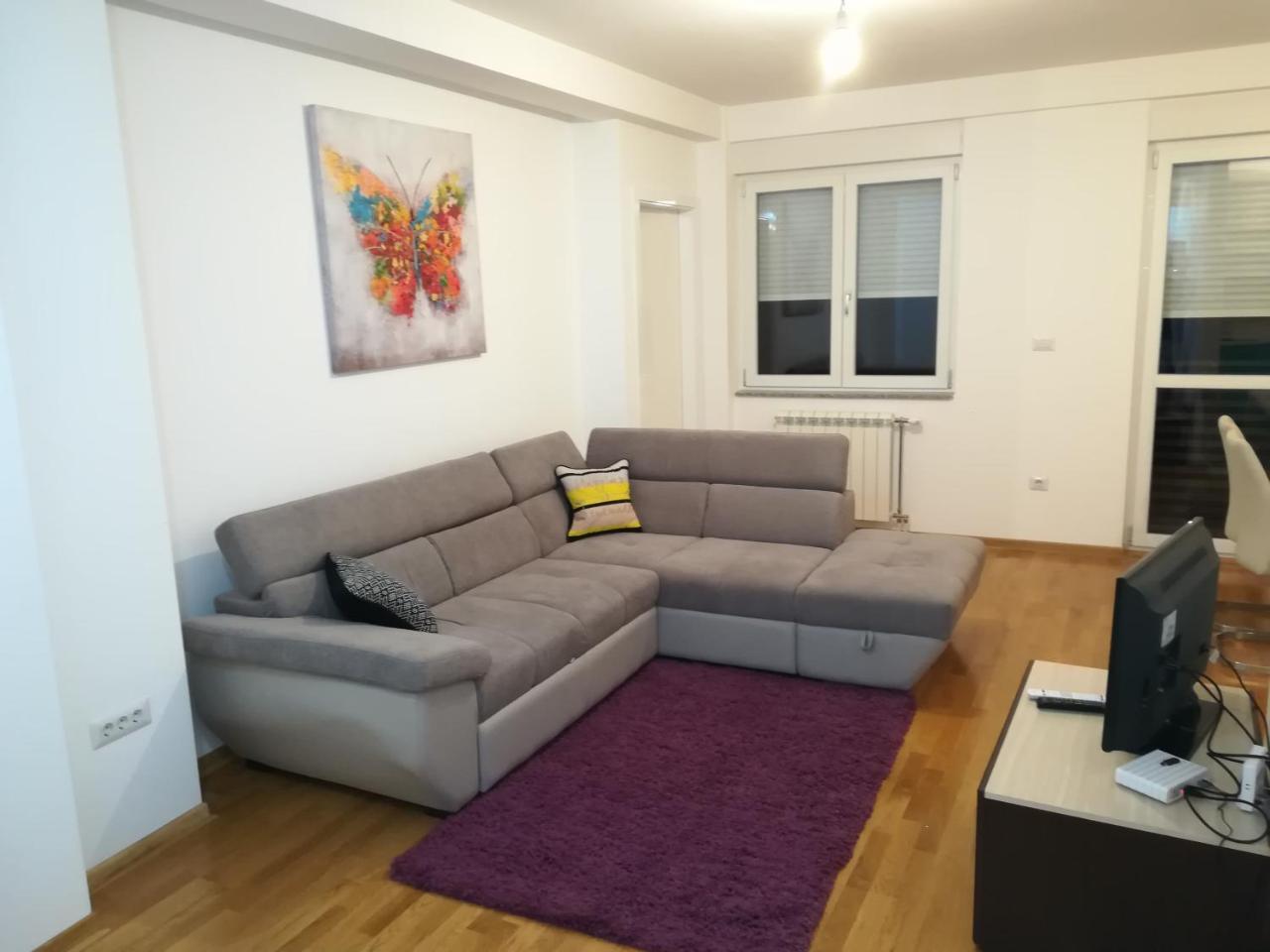 Appartamento Butterfly Čačak Esterno foto