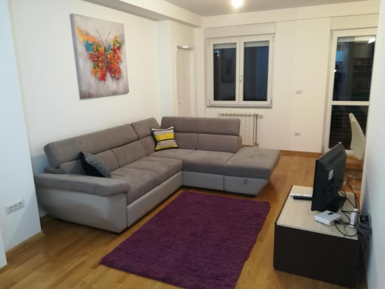 Appartamento Butterfly Čačak Esterno foto