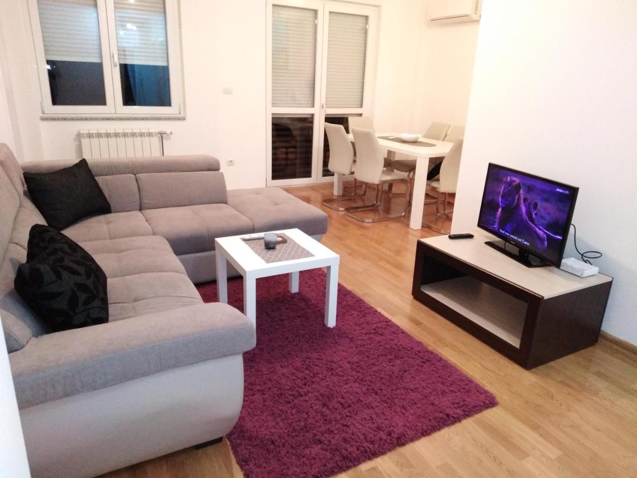 Appartamento Butterfly Čačak Esterno foto